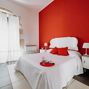 Kyanos Apartment